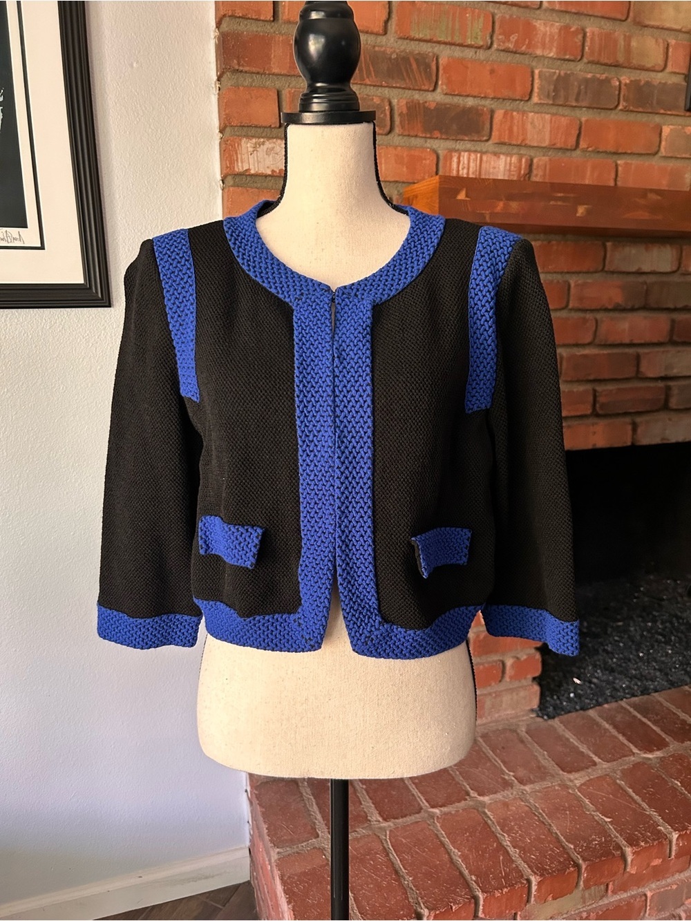 St. John Santana Knit Cropped Cardigan Blazer in Blue Black Sz 10